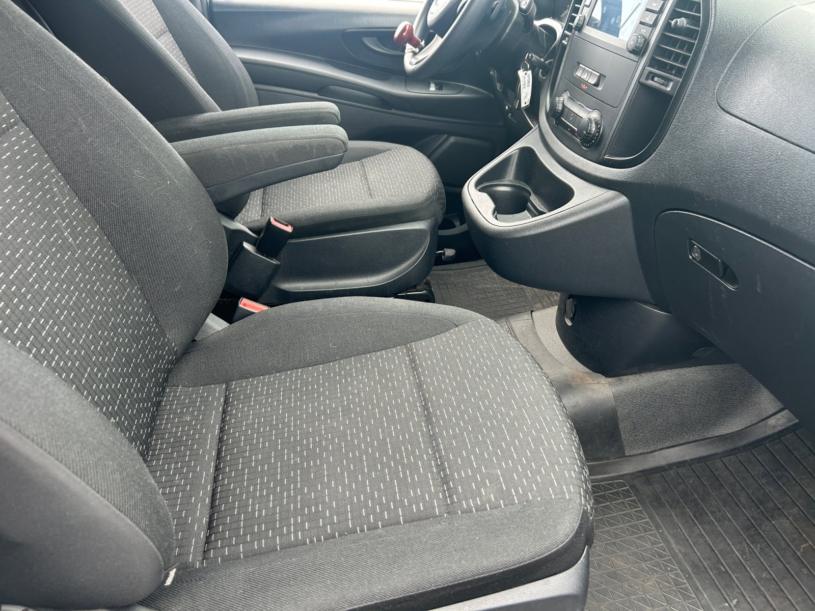 Used 2021 Mercedes-Benz Metris image 17