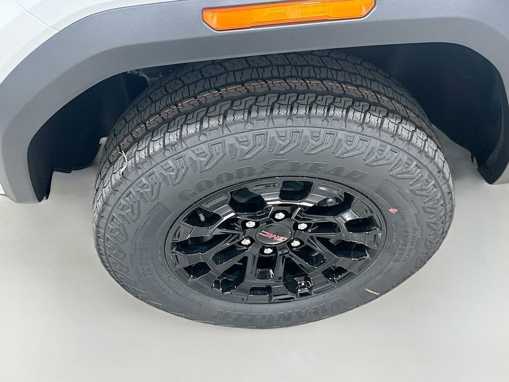 New 2026 GMC Canyon Elevation w/ Convenience Package RWD image 32