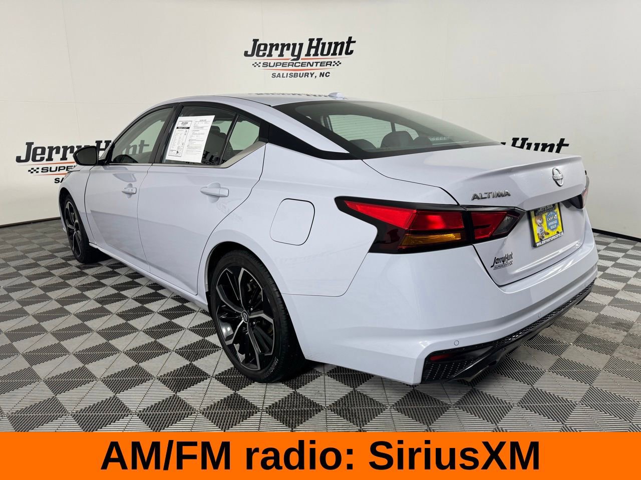 Used 2024 Nissan Altima 2.5 SR image 9