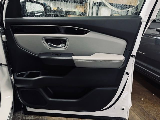 Used 2024 Honda Pilot Touring image 16