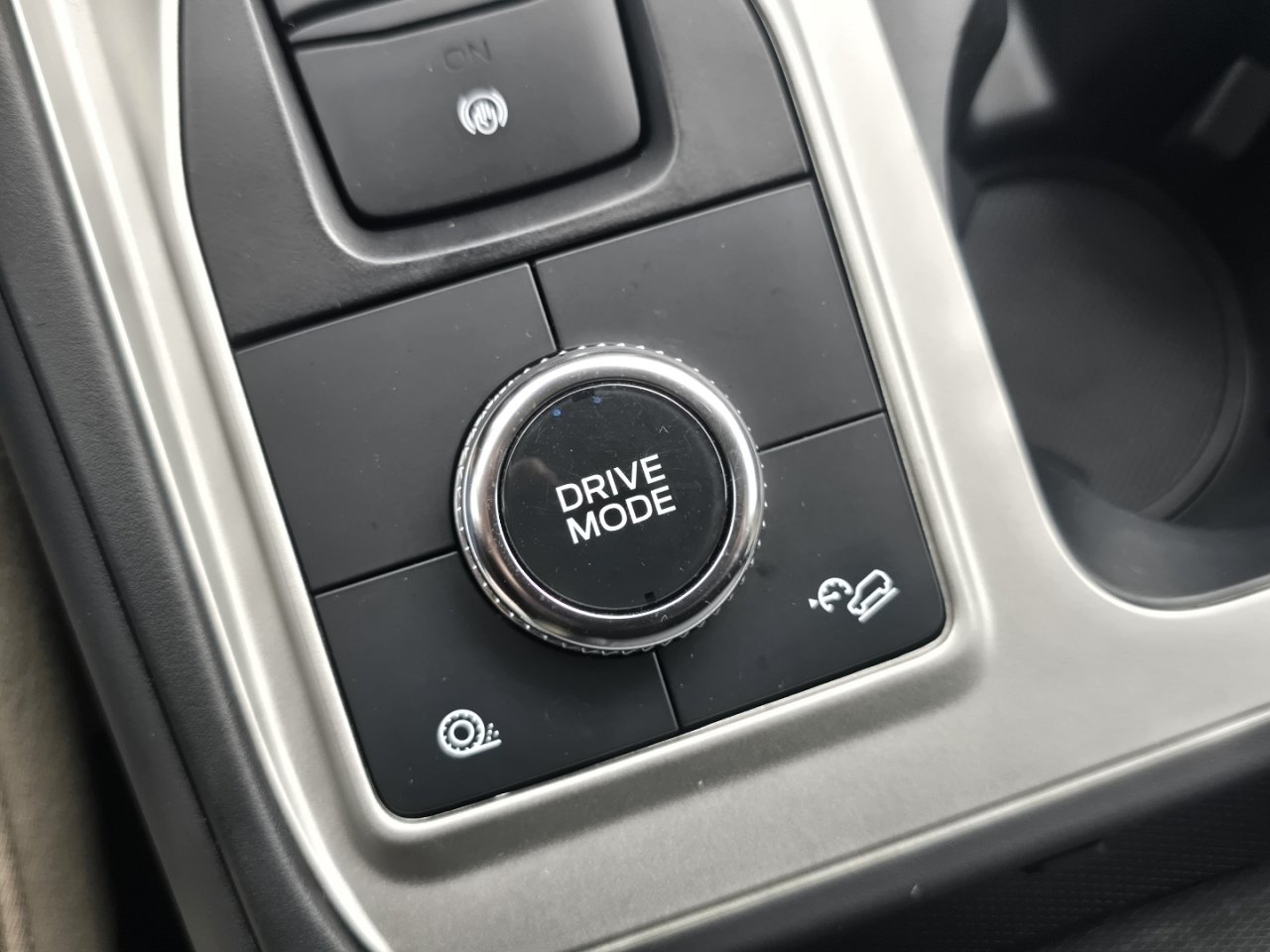 Used 2023 Ford Explorer 4WD image 6