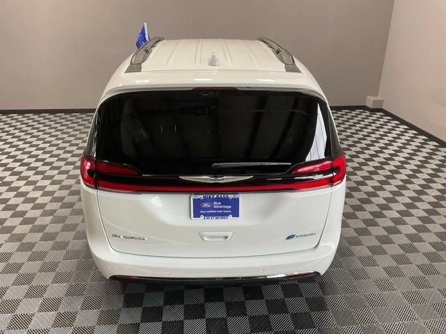Used 2021 Chrysler Pacifica Touring FWD image 12