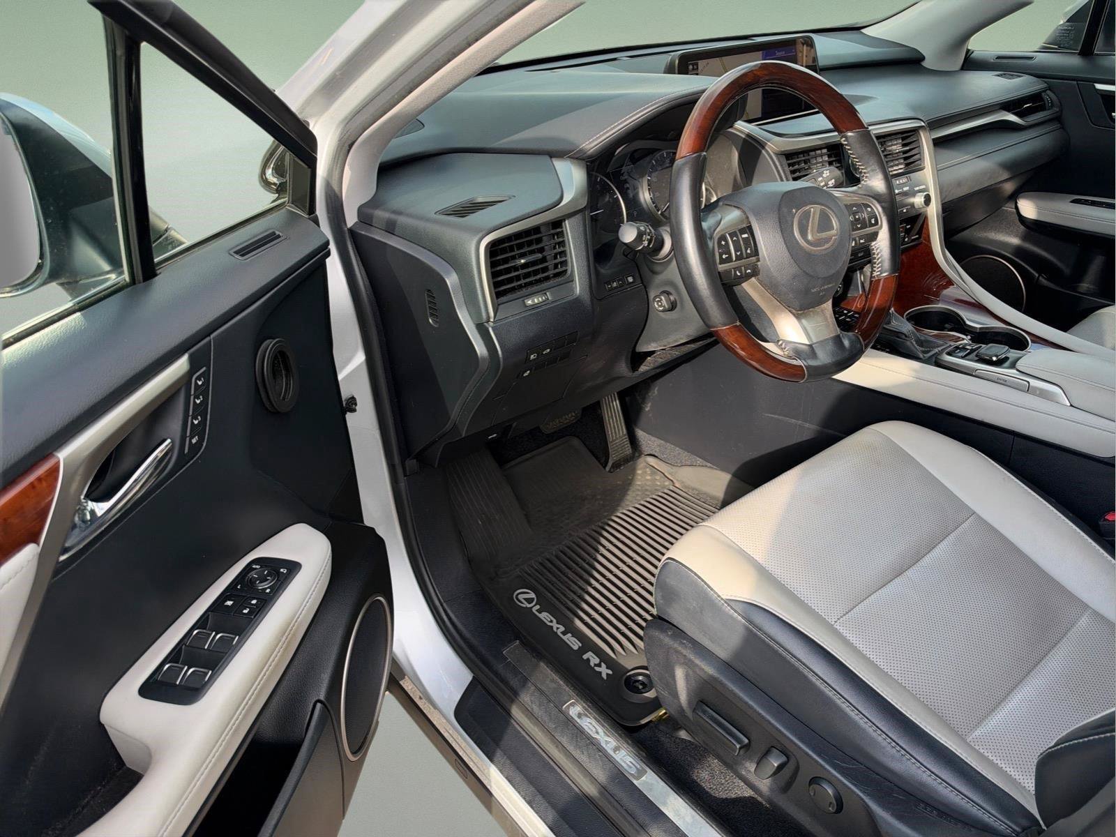 Used 2019 Lexus RX 350L FWD image 15