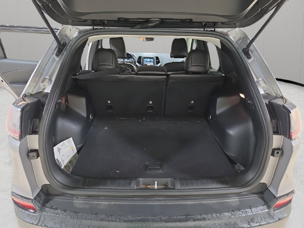 Used 2019 Jeep Cherokee Latitude Plus AWD/4WD image 15