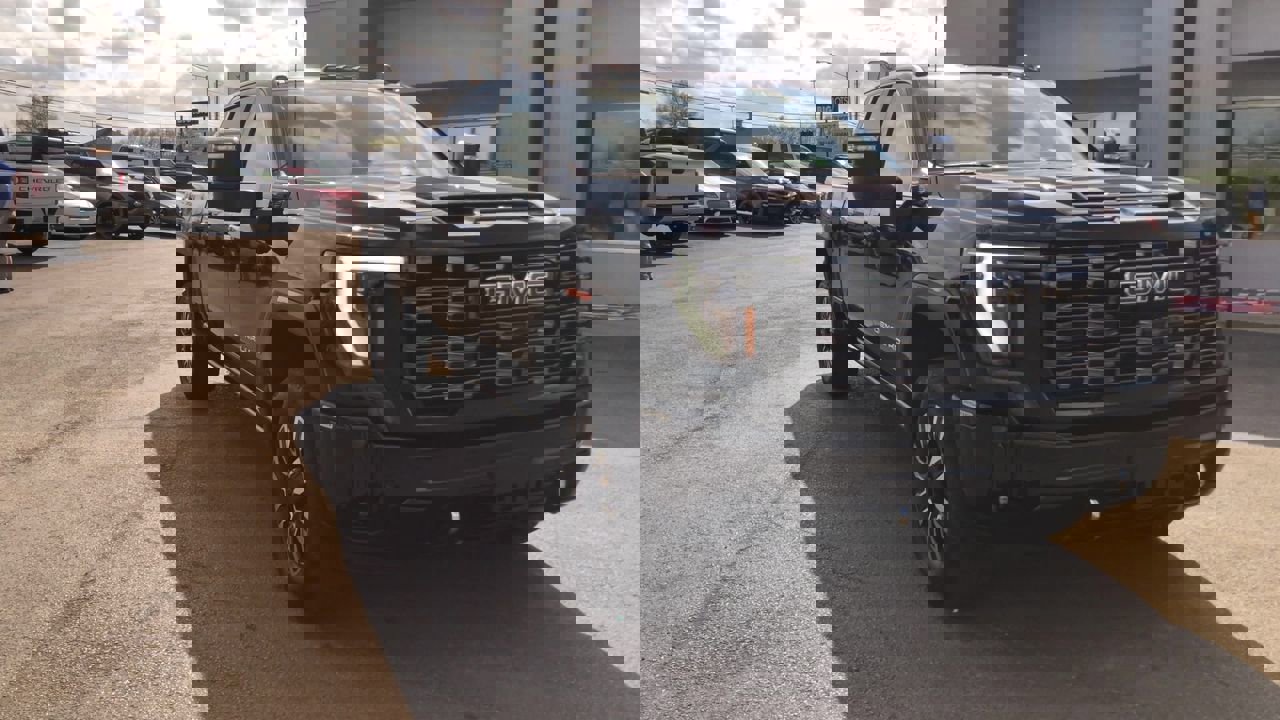 Used 2025 GMC Sierra 2500 Denali Ultimate image 9