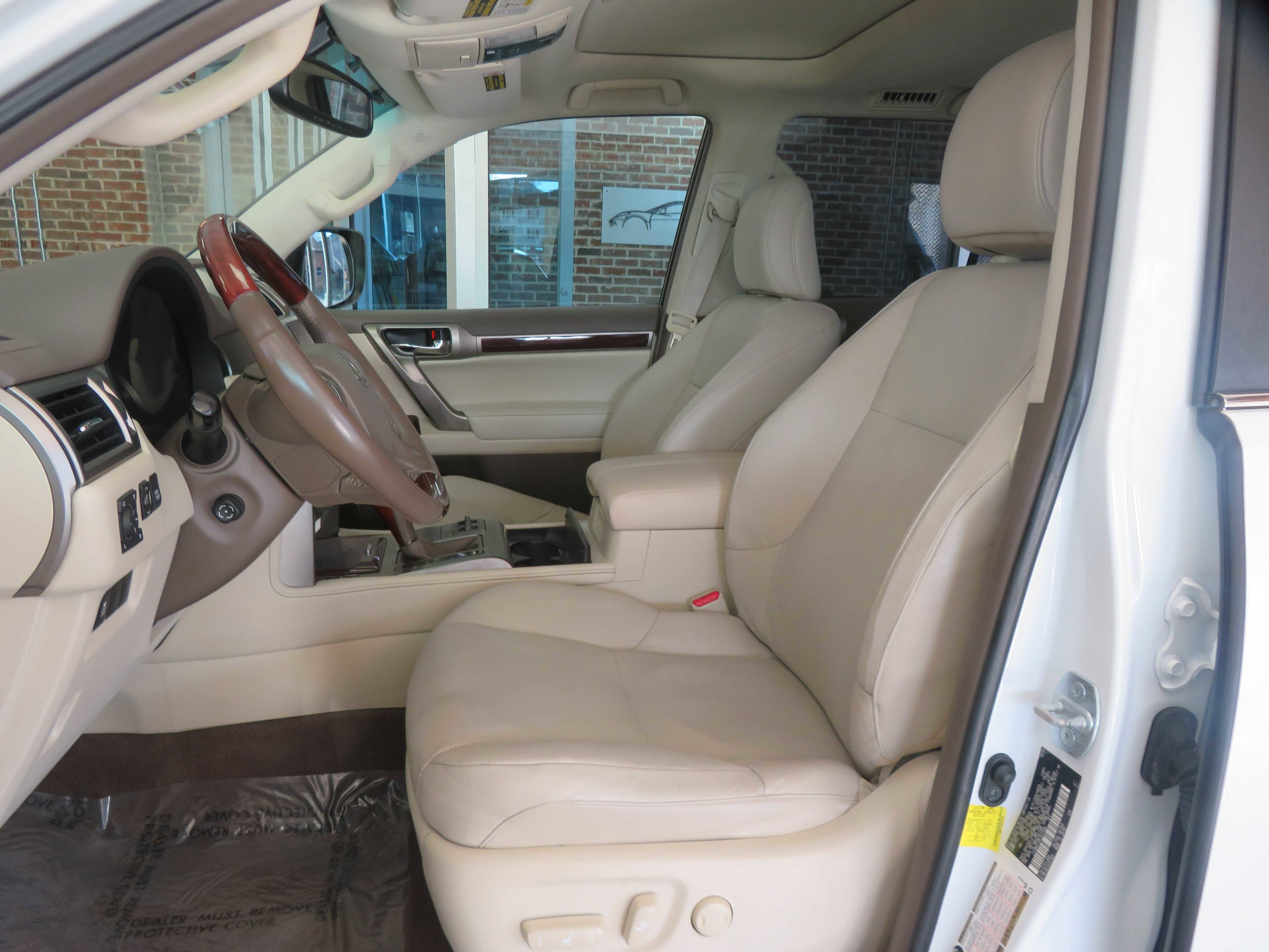 Used 2014 Lexus GX 460 w/ Premium Package image 15