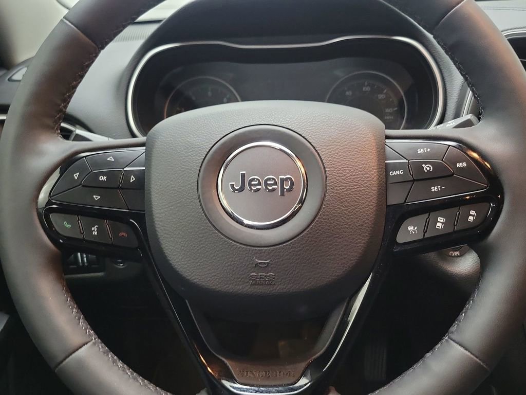Used 2023 Jeep Cherokee Altitude Lux image 20