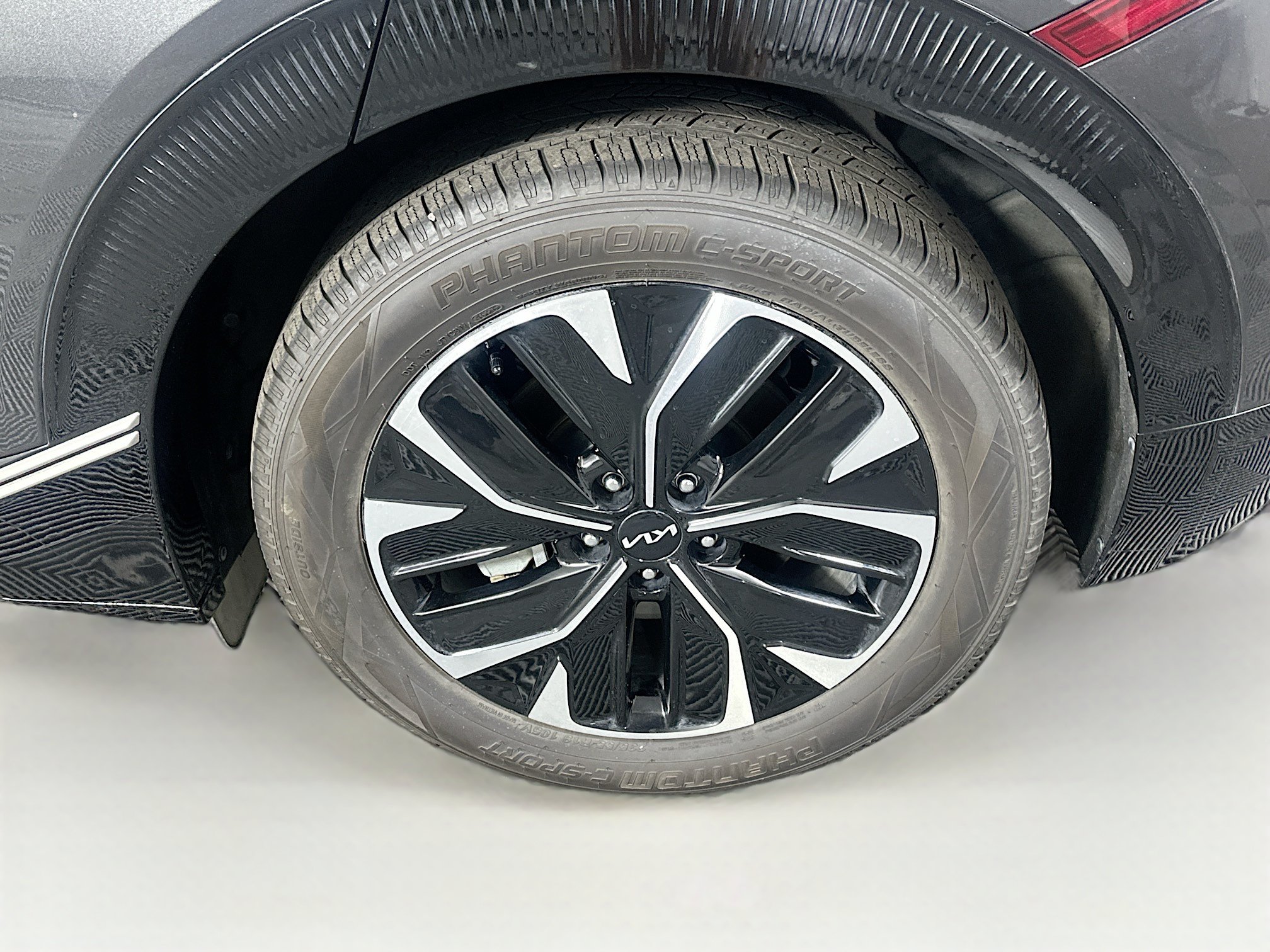 Used 2023 Kia EV6 Wind RWD image 11