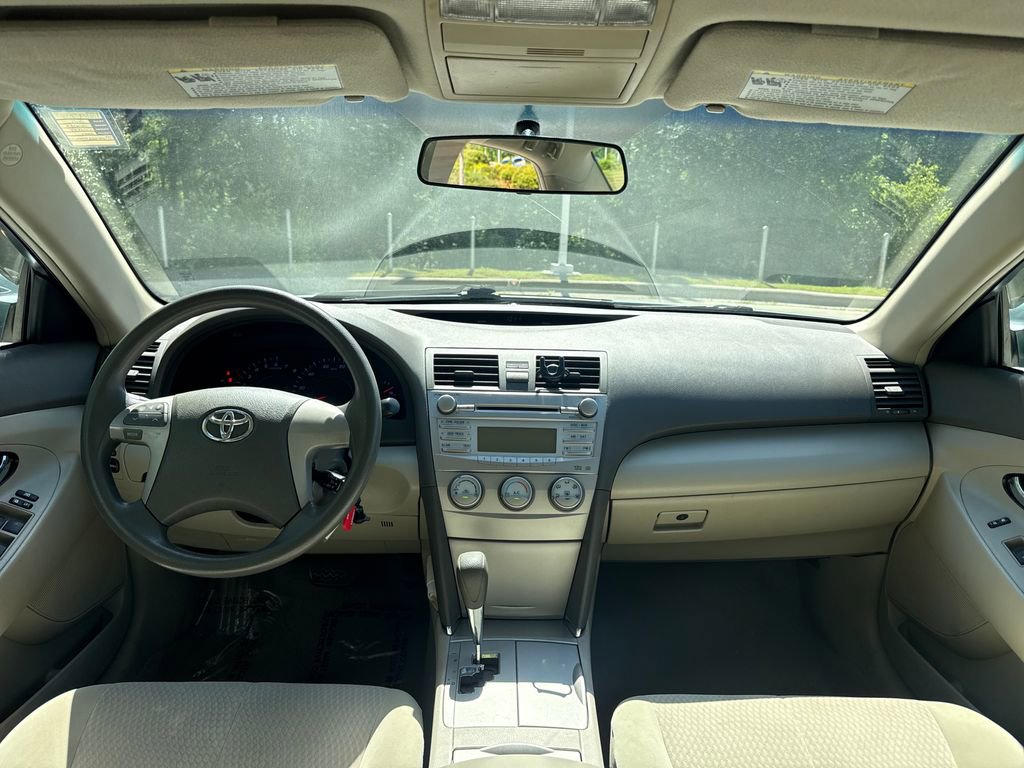 Used 2011 Toyota Camry LE FWD image 17