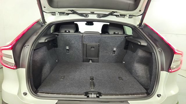 Certified 2023 Volvo C40 P8 Recharge Plus w/ Climate Package AWD/4WD image 39