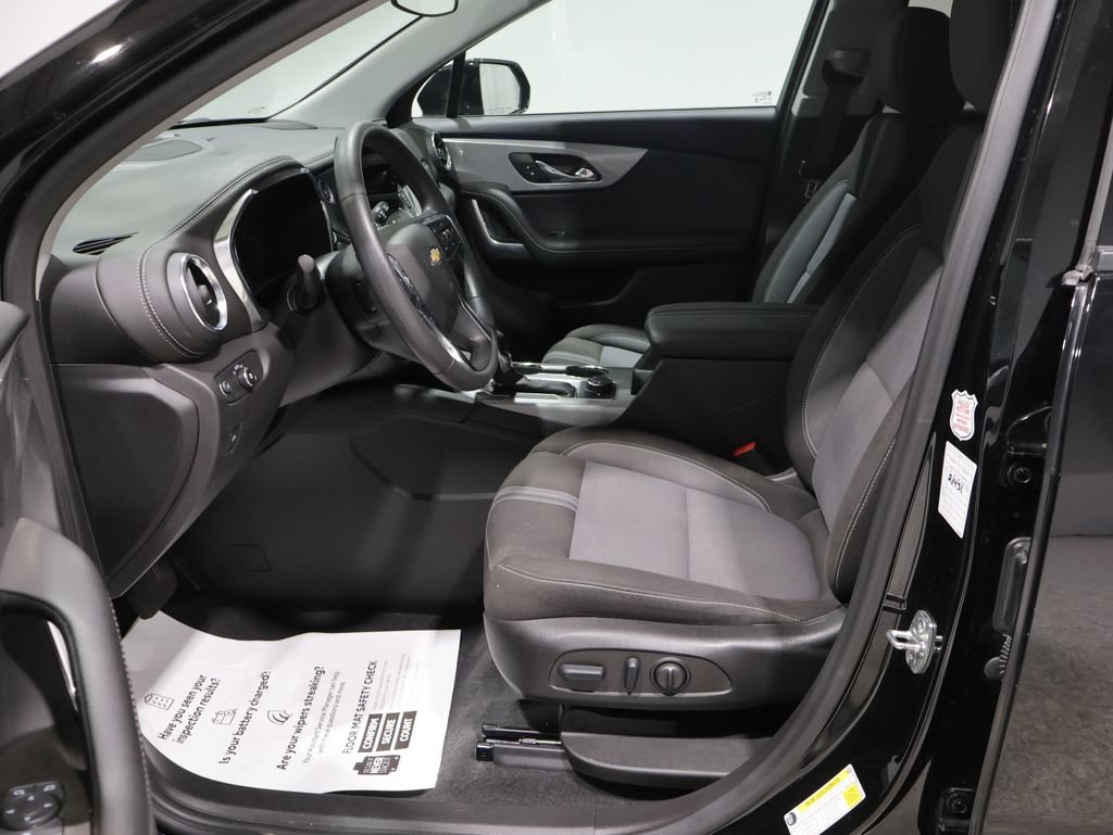 Used 2025 Chevrolet Blazer LT AWD/4WD image 10