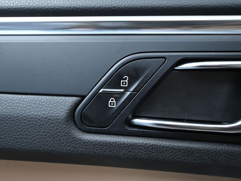 Used 2022 Porsche Macan Base image 20