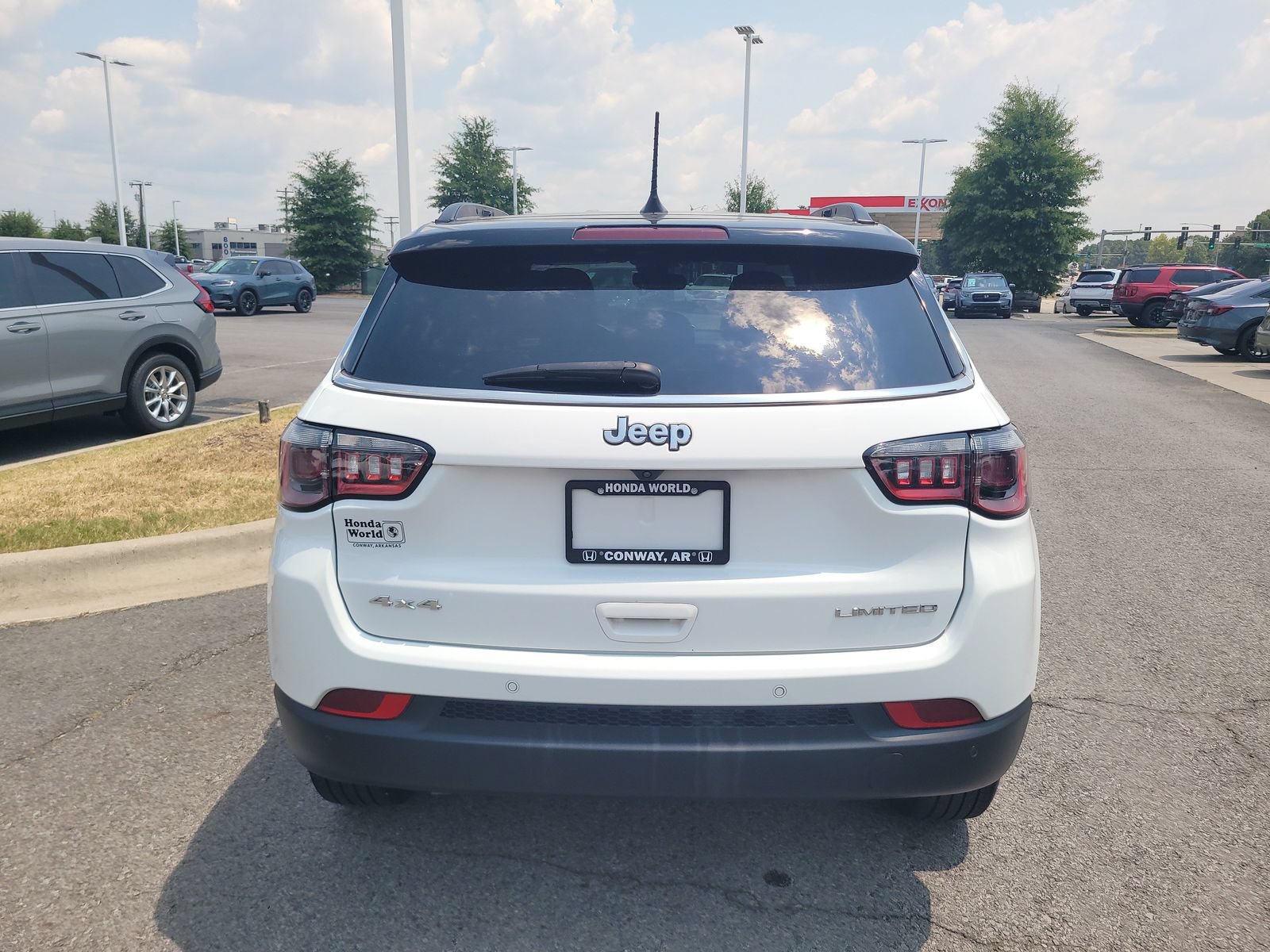 Used 2025 Jeep Compass Limited AWD/4WD image 4
