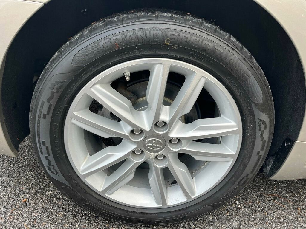 Used 2013 Toyota Avalon image 44