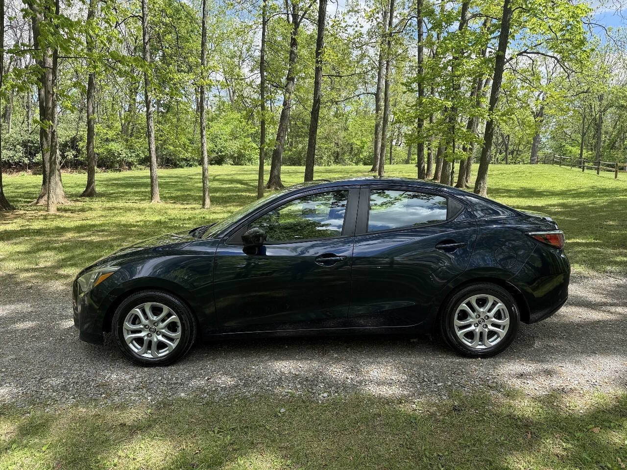 Used 2016 Scion iA FWD image 14