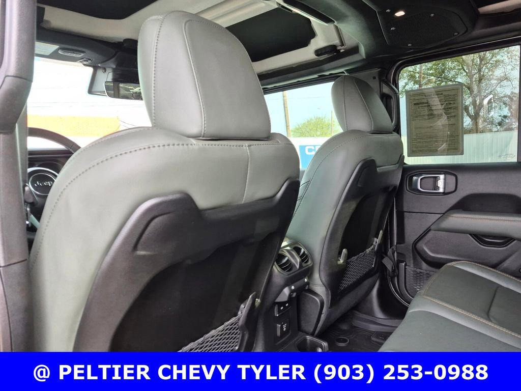 Used 2025 Jeep Gladiator Mojave image 35
