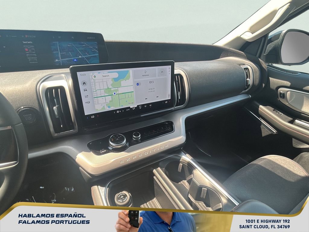 Used 2025 Ford Expedition Active image 20