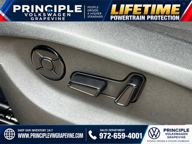 Used 2025 Volkswagen Tiguan SE R-Line AWD/4WD image 14
