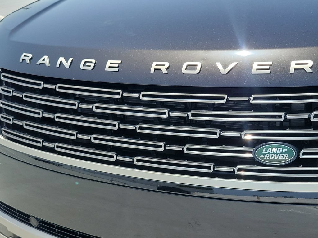 Used 2025 Land Rover Range Rover Long Wheelbase SE AWD/4WD image 9