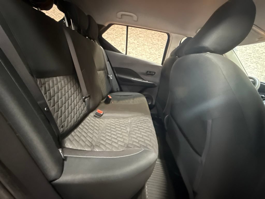 Used 2021 Nissan Kicks S FWD image 13