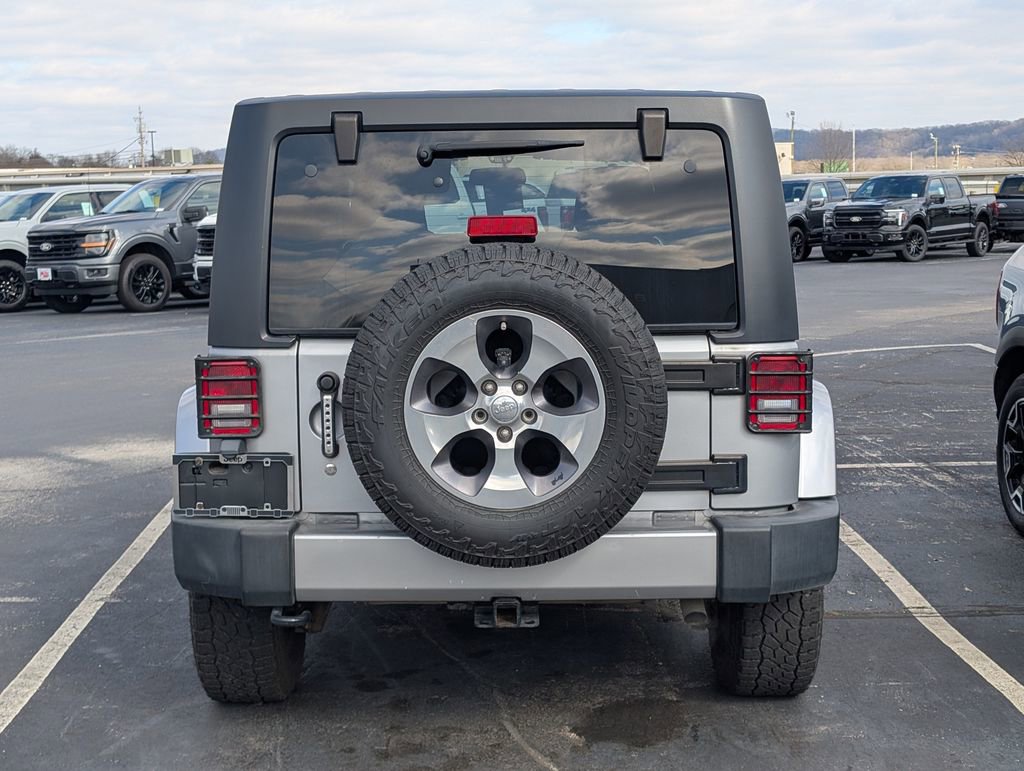 Used 2016 Jeep Wrangler Unlimited Sahara w/ Dual Top Group image 6