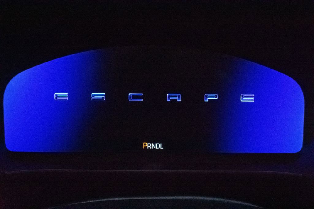 Used 2025 Ford Escape Platinum image 11