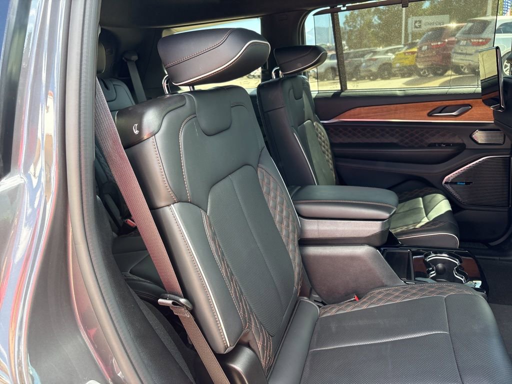 Used 2023 Jeep Grand Cherokee L Summit AWD/4WD image 22