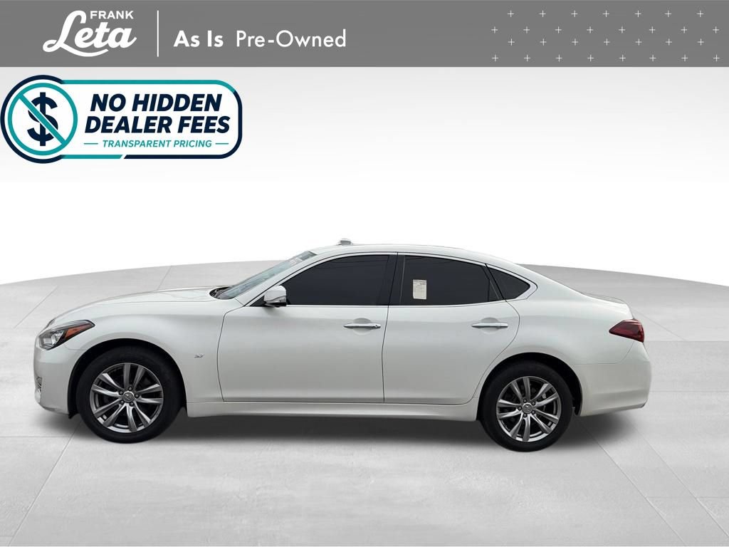 Used 2018 INFINITI Q70 Luxe AWD/4WD image 3