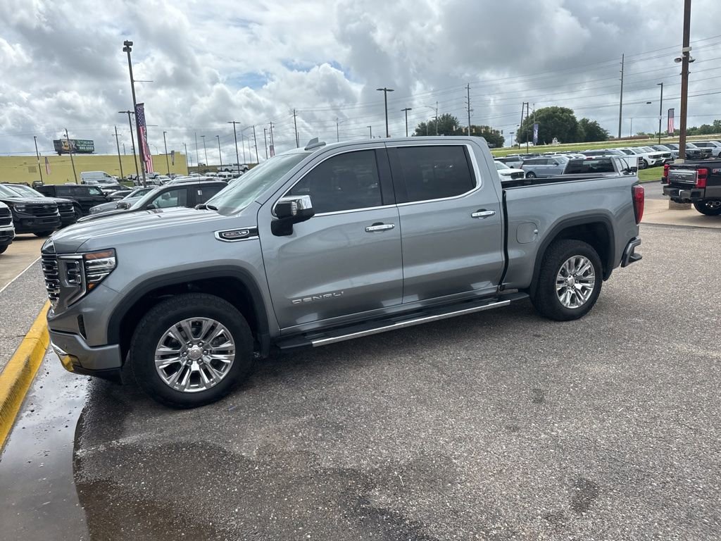 Used 2025 GMC Sierra 1500 Denali AWD/4WD image 8