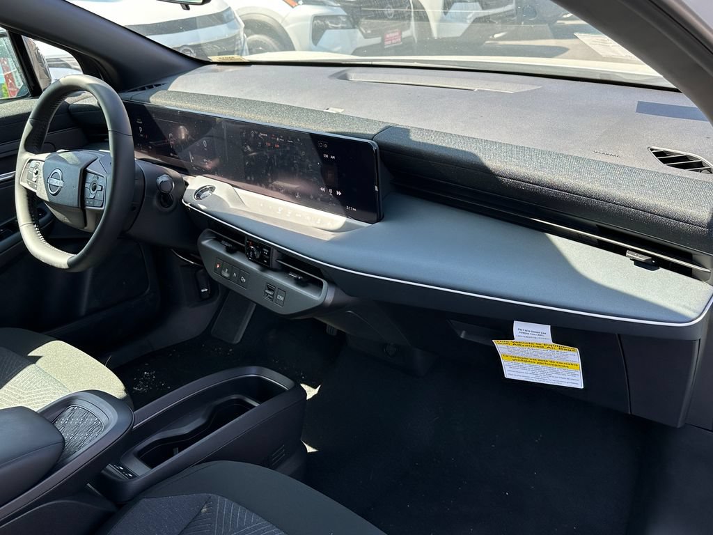 New 2026 Nissan Leaf w/ Illuminated Package FWD image 34