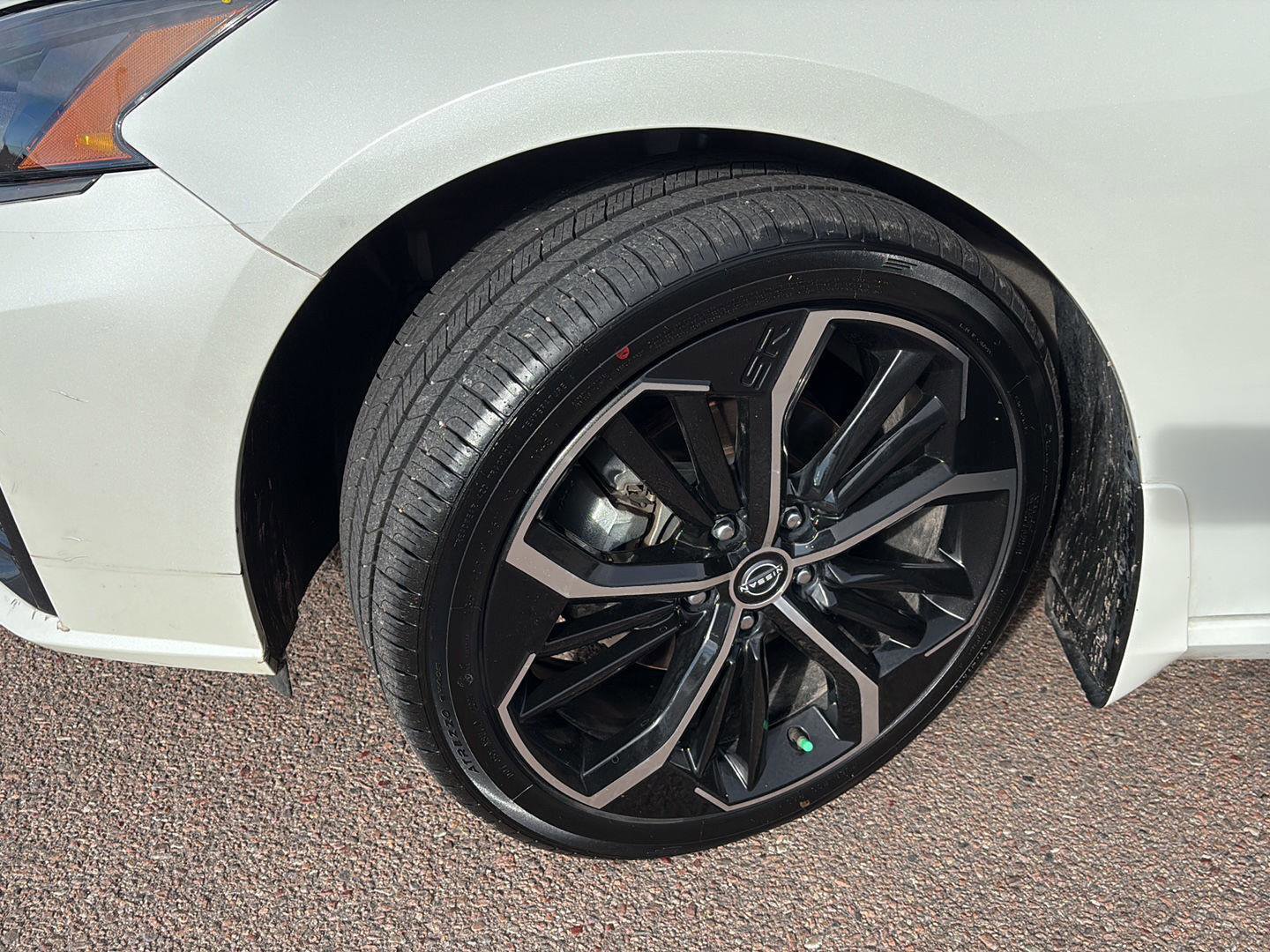 Used 2023 Nissan Altima 2.5 SR w/ SR Premium Package image 4