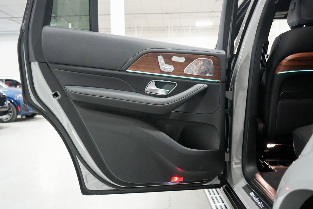 Used 2024 Mercedes-Benz GLS 580 4MATIC image 25