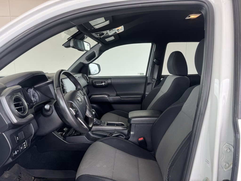 Used 2020 Toyota Tacoma TRD Off-Road image 11