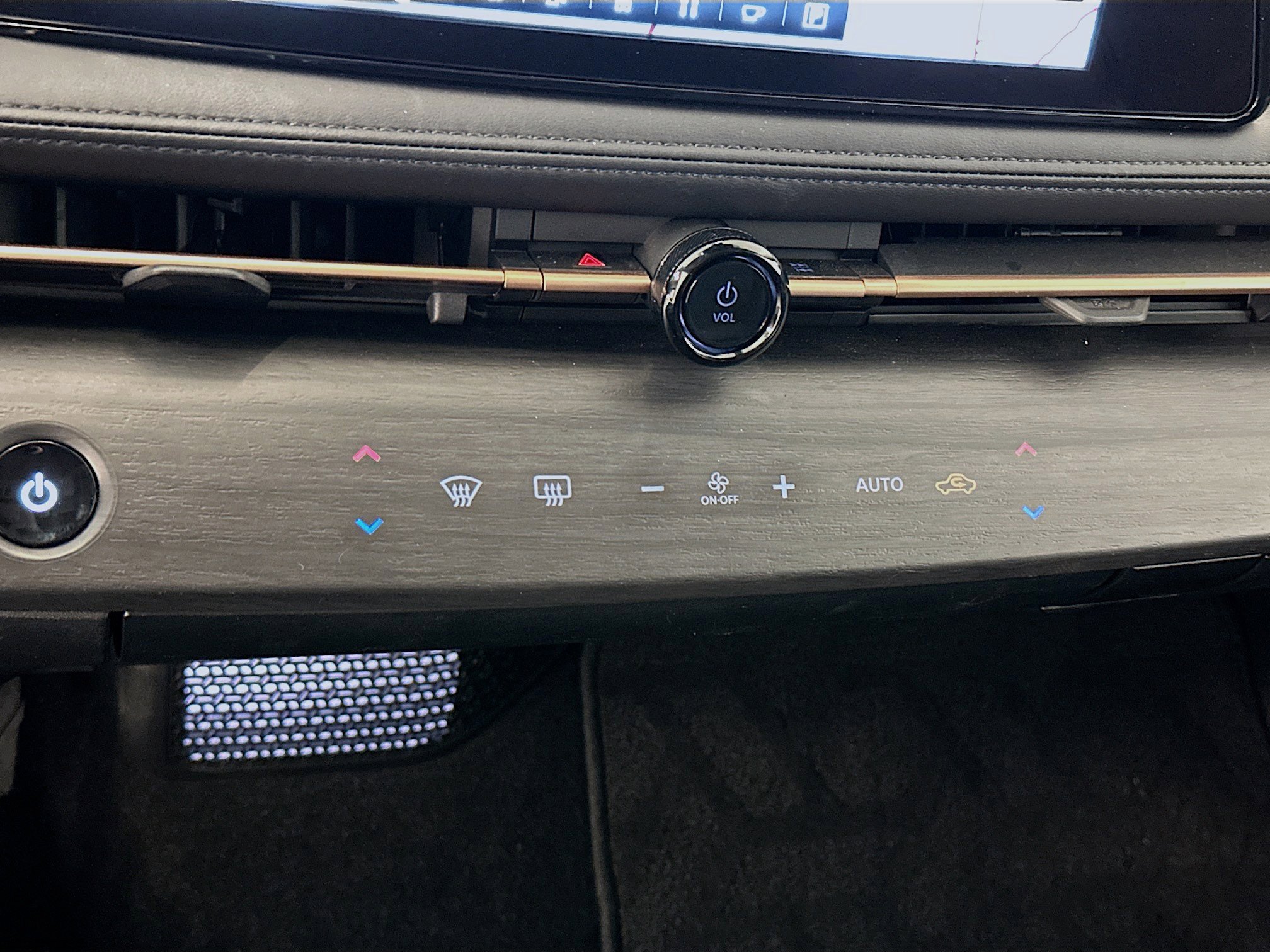 Used 2023 Nissan Ariya AWD image 24