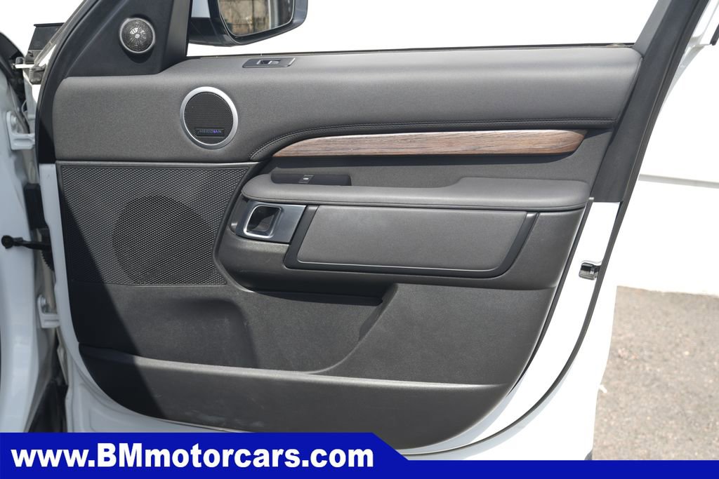 Used 2019 Land Rover Discovery HSE AWD/4WD image 37