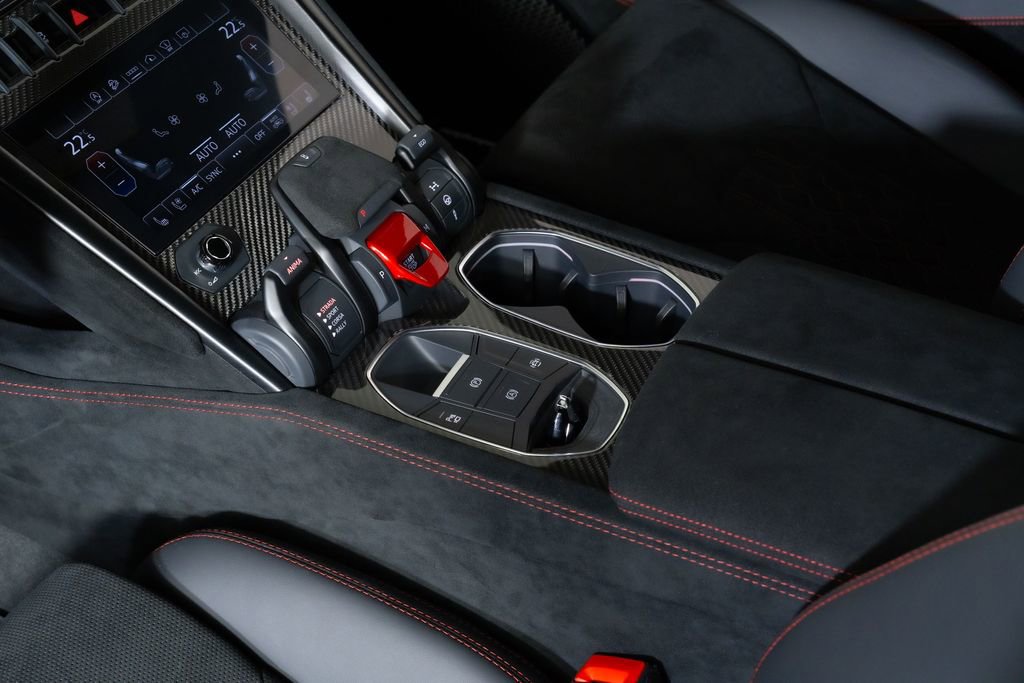 Used 2024 Lamborghini Urus Performante image 29