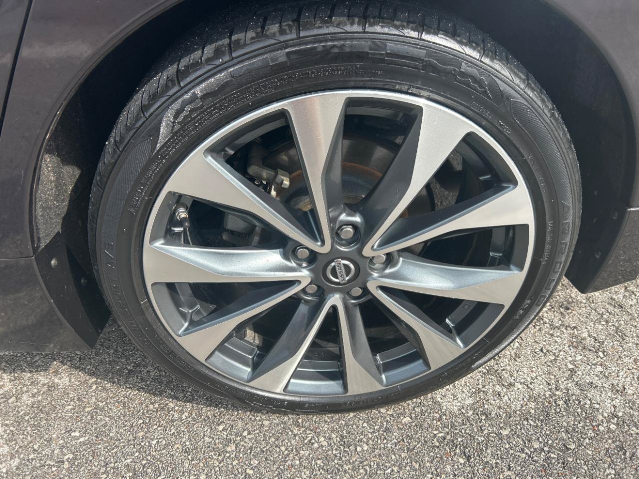 Used 2016 Nissan Maxima SR FWD image 11