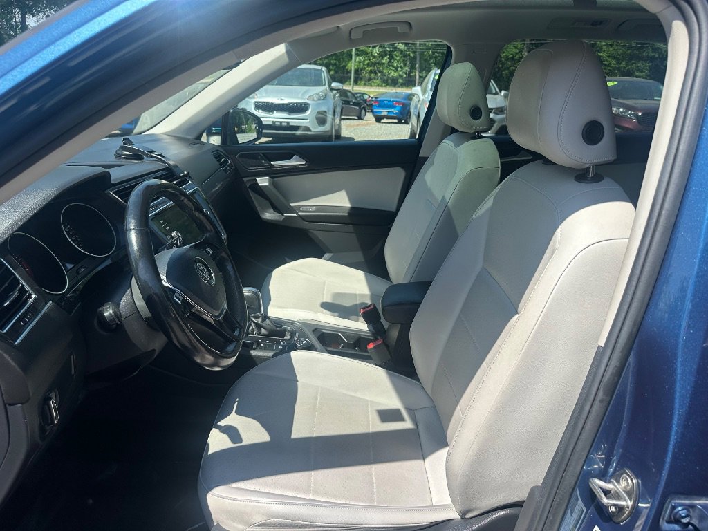 Used 2018 Volkswagen Tiguan SE w/ Panoramic Sunroof Package AWD/4WD image 11
