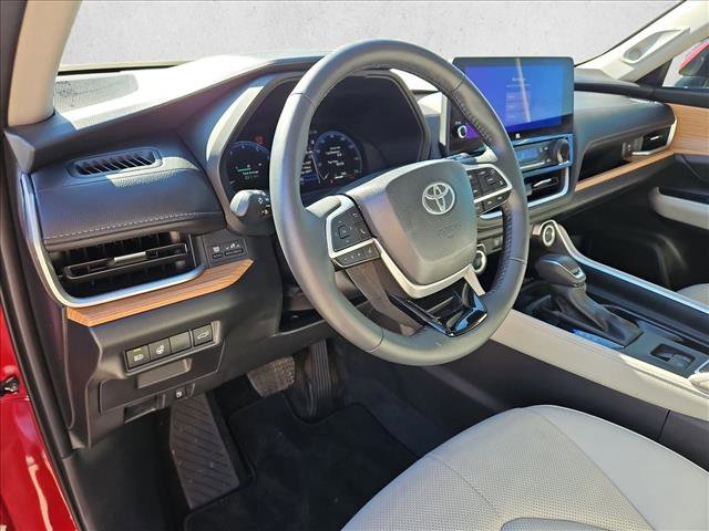 Certified 2025 Toyota Grand Highlander FWD image 10