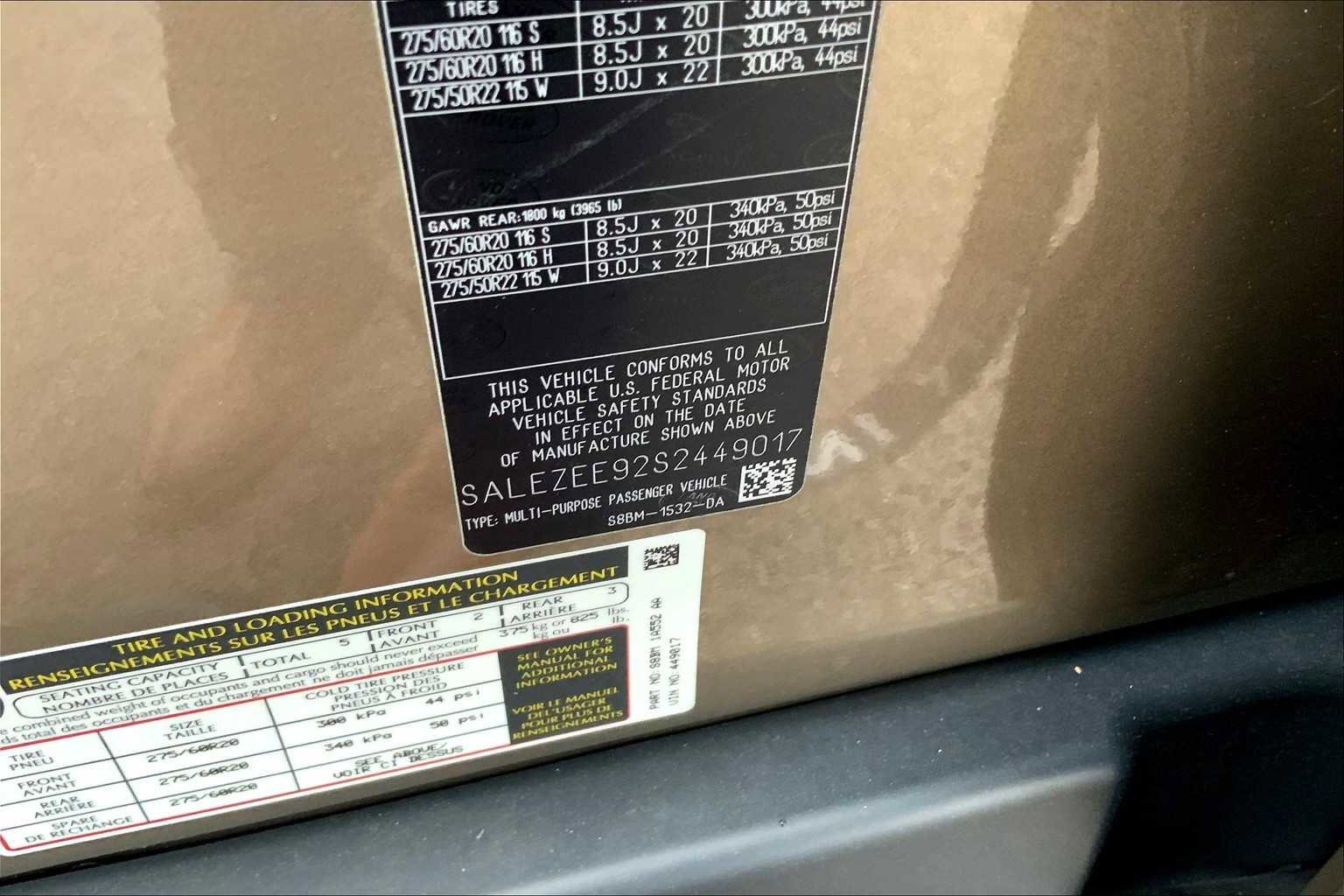 New 2025 Land Rover Defender 110 image 12