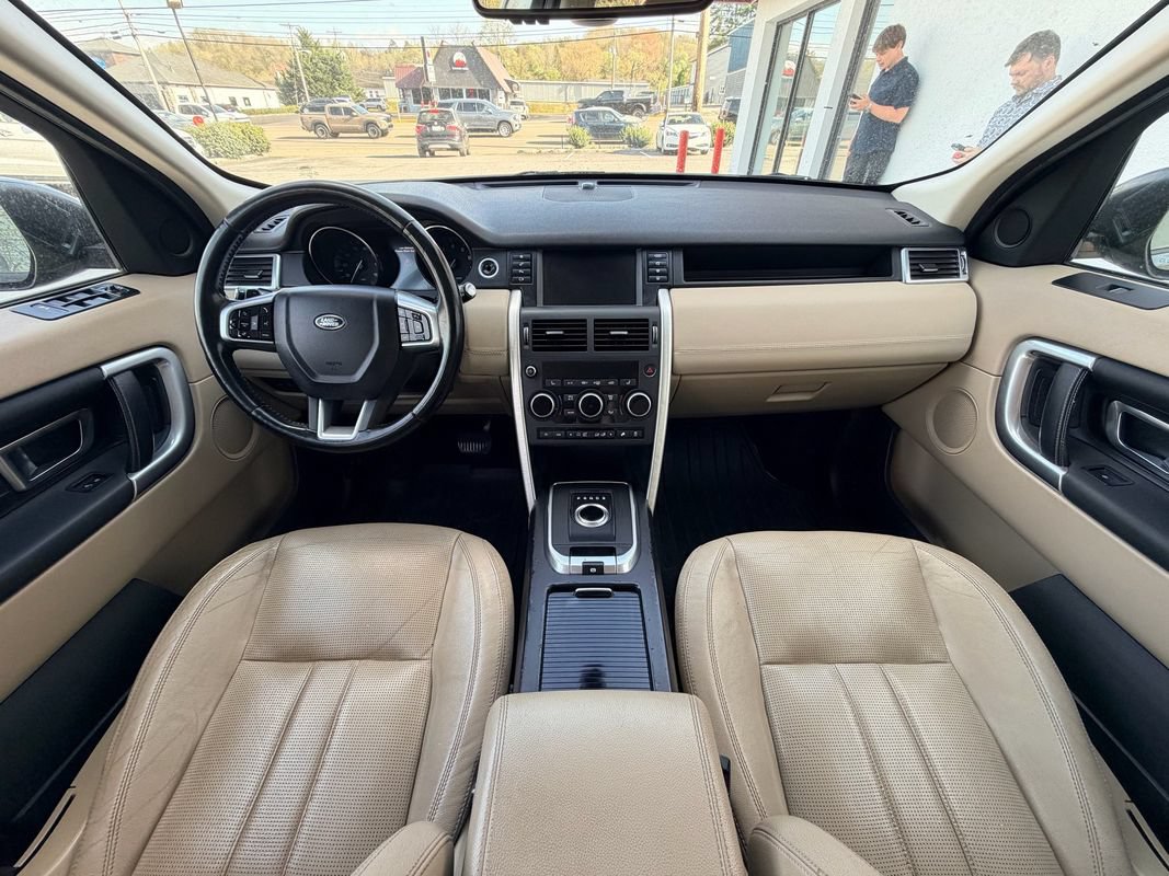 Used 2016 Land Rover Discovery Sport HSE AWD/4WD image 19