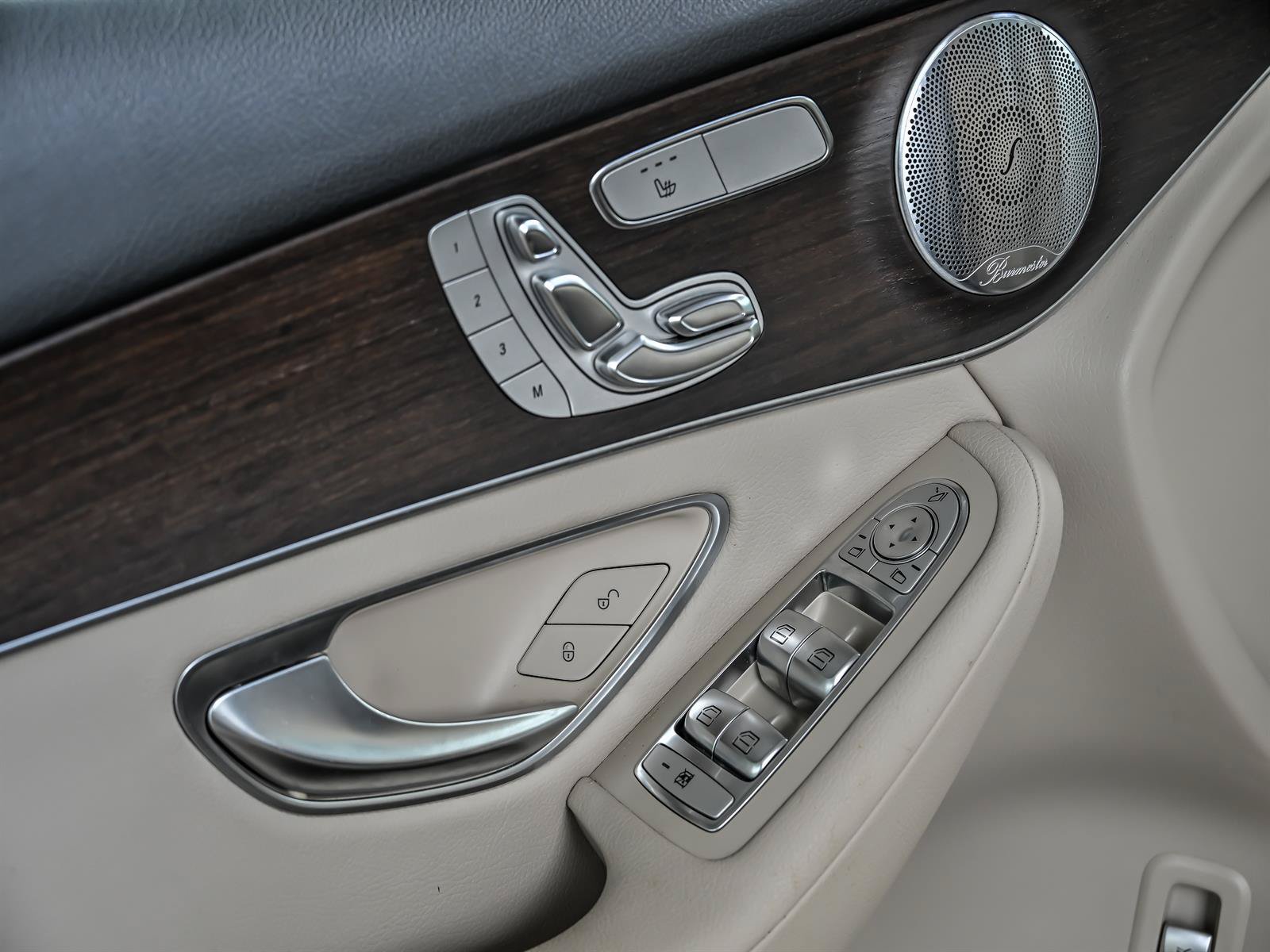 Used 2020 Mercedes-Benz GLC 300 4MATIC image 9