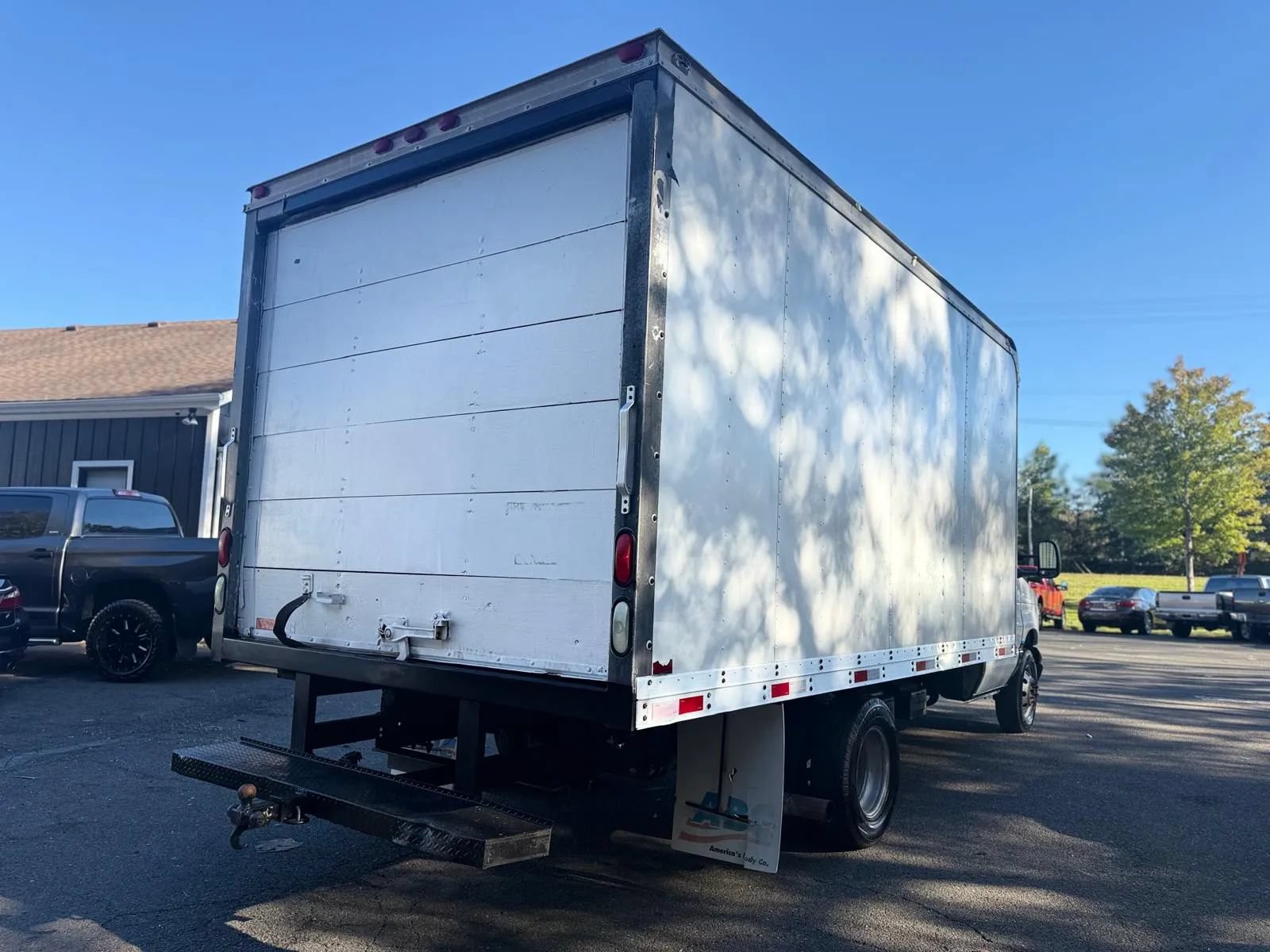 Used 2005 Ford E-350 and Econoline 350 Super Duty RWD image 5