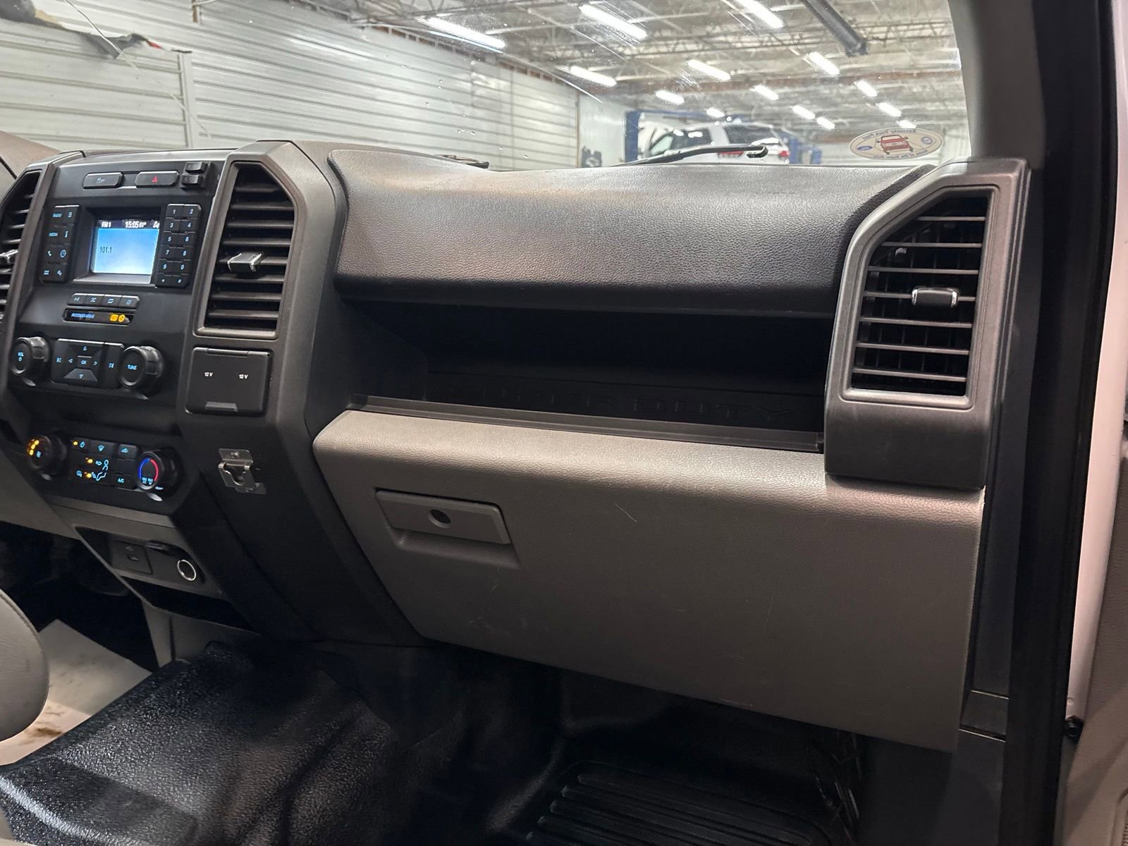 Used 2022 Ford F250 XL w/ STX Appearance Package AWD/4WD image 29