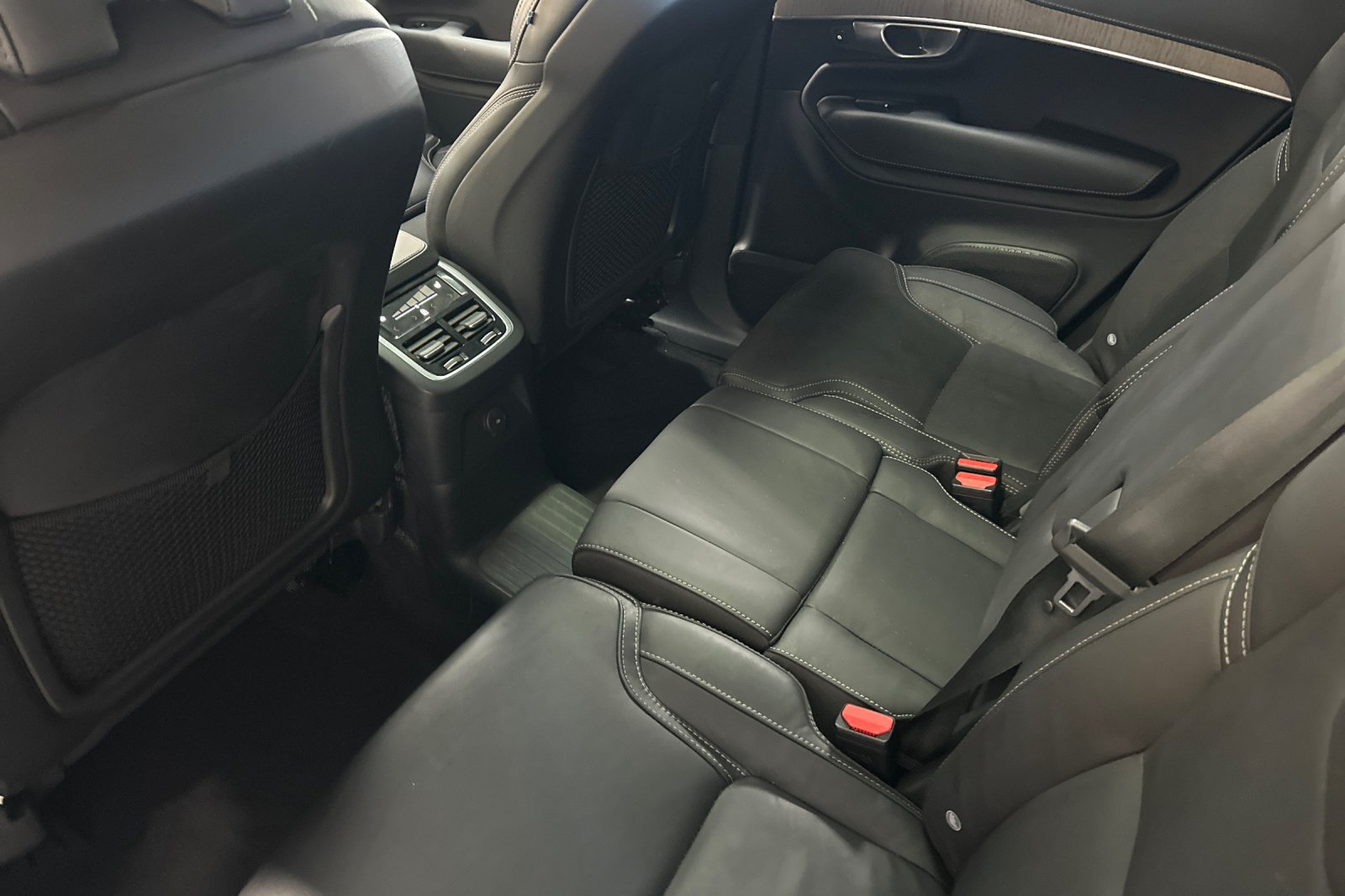 Certified 2025 Volvo XC90 T8 Ultra w/ Protection Package AWD/4WD image 5