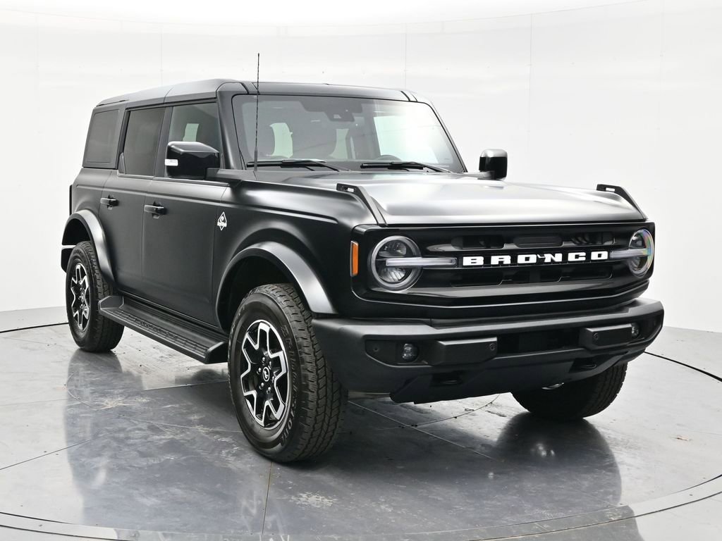 Used 2025 Ford Bronco Outer Banks w/ Matte Film Protection Package AWD/4WD image 3