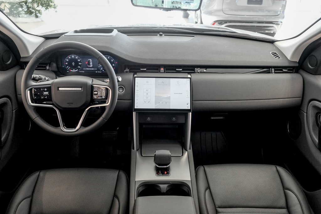 Used 2025 Land Rover Discovery Sport S image 18