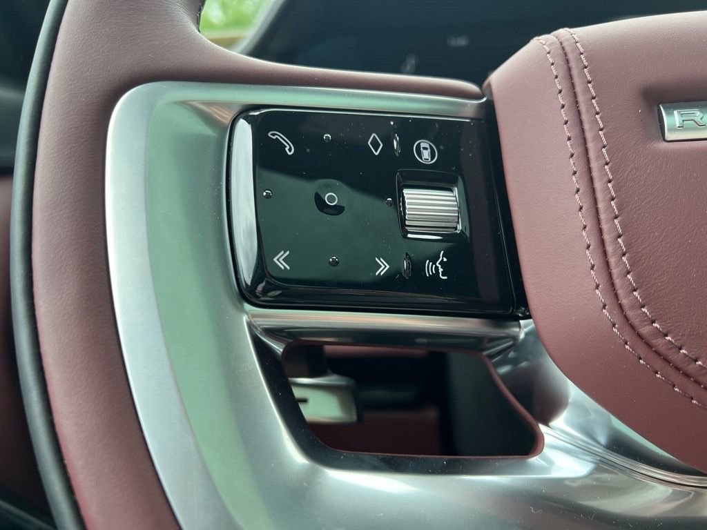 New 2025 Land Rover Range Rover SE image 12
