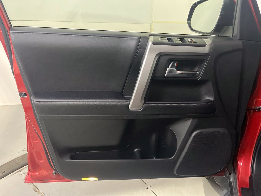 Used 2022 Toyota 4Runner SR5 AWD/4WD image 23