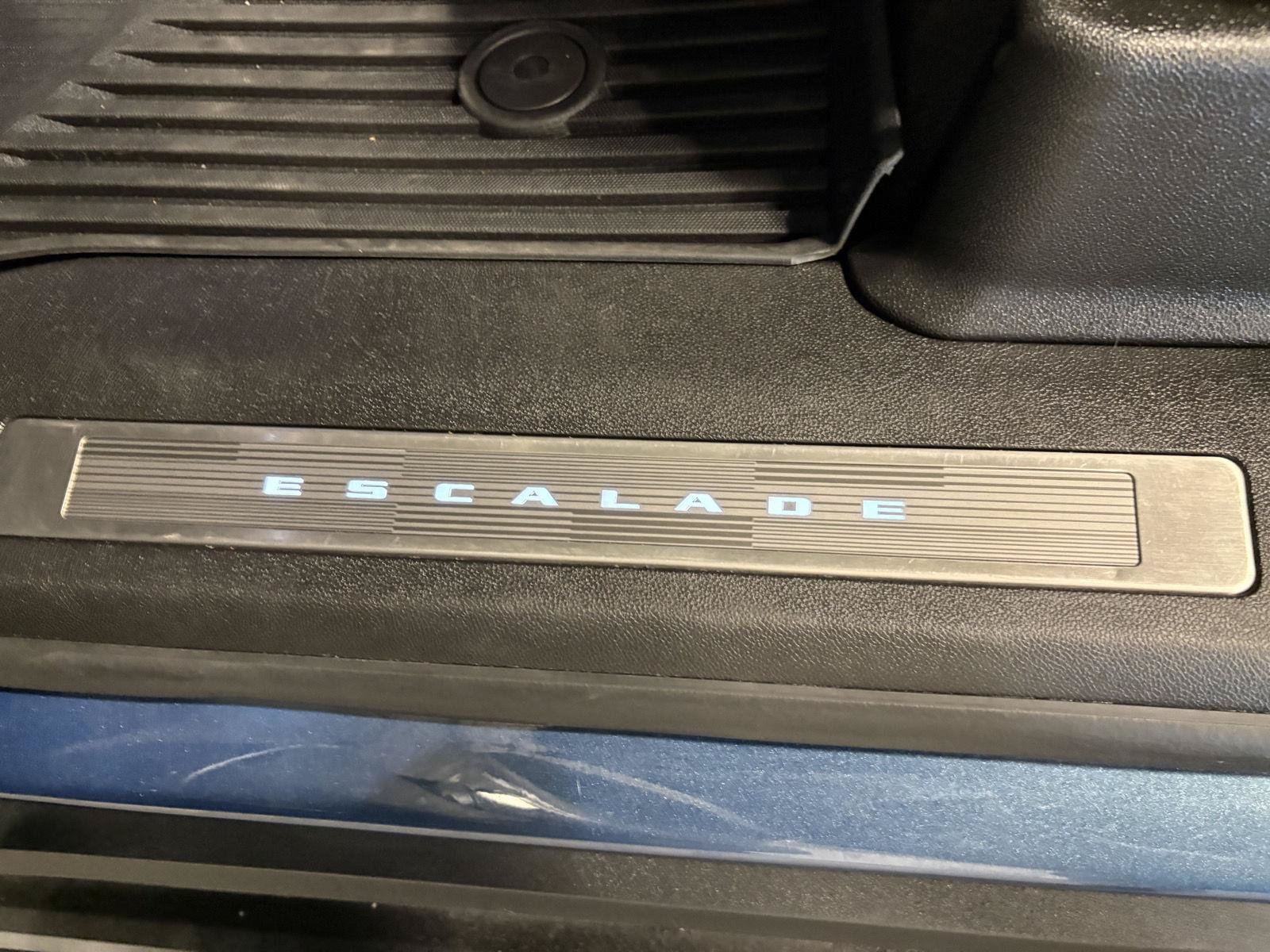 Used 2025 Cadillac Escalade Sport w/ Touring Package AWD/4WD image 14